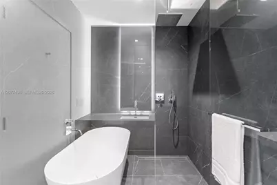 1400 Biscayne Blvd #4203, Miami, FL 33132 - Photo 6