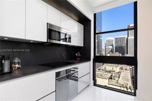 1010 Brickell Ave, Miami, FL 33131 - Photo 10