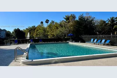 721 N Pine Island Rd #213, Plantation, FL 33324 - Photo 6