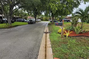 913 NW 110th Ln, Coral Springs, FL 33071 - Photo 6