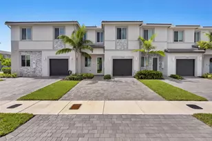 746 SE 14th St, Homestead, FL 33034 - Photo 2