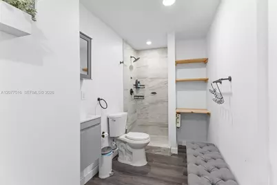 8220 Hawthorne Ave, Miami Beach, FL 33141 - Photo 28