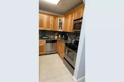 100 Lakeview Dr #103, Weston, FL 33326 - Photo 4