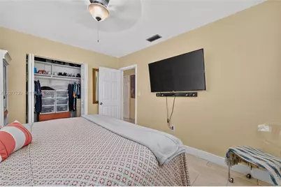 19721 SW 114th Ct, Miami, FL 33157 - Photo 10