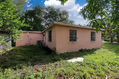 12040 NW 1st Ct, North Miami, FL 33168 - Photo 12
