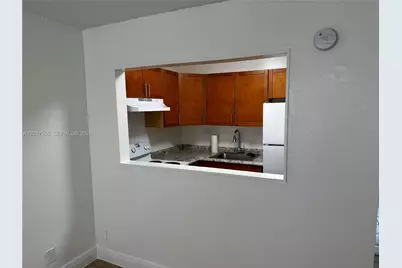 241 SE 9th Ave #203, Pompano Beach, FL 33060 - Photo 4
