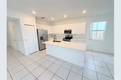 2405 NW 131st Cir, Miami, FL 33167 - Photo 4