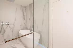 1400 Biscayne, Miami, FL 33132 - Photo 12