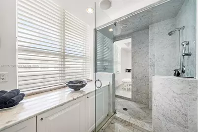 5801 Collins Ave #PH1600, Miami Beach, FL 33140 - Photo 46