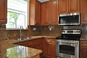 7940 NW 108th Pl, Doral, FL 33178 - Photo 14