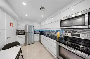 3901 S Ocean Dr, Hollywood, FL 33019 - Photo 12