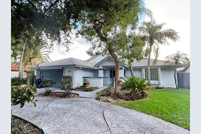 14629 Glencairn Rd, Miami Lakes, FL 33016 - Photo 2