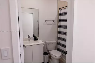 8824 NW 161st Ter, Miami Lakes, FL 33018 - Photo 24