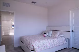 8824 NW 161st Terrace, Miami Lakes, FL 33018 - Photo 18