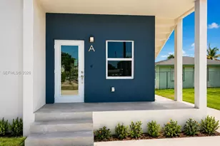 526 NW 6th St, Hallandale Beach, FL 33009 - Photo 2