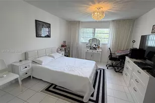 233 NE 14th Ave, Hallandale Beach, FL 33009 - Photo 8