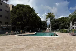 233 NE 14th Ave, Hallandale Beach, FL 33009 - Photo 16