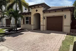 2364 NE 4th St, Homestead, FL 33033 - Photo 2