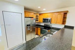 318 NE 166th St, Miami, FL 33162 - Photo 16