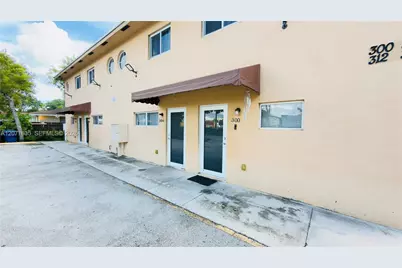 318 NE 166th St #318, Miami, FL 33162 - Photo 2