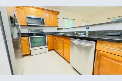 318 NE 166th St #318, Miami, FL 33162 - Photo 14