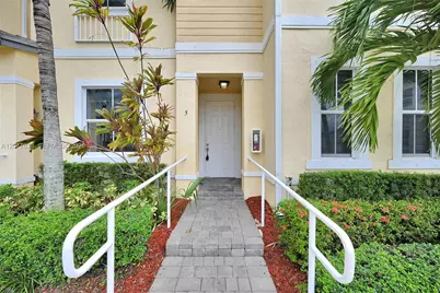 134 SE 28th Ter #5, Homestead, FL 33033 - Photo 4