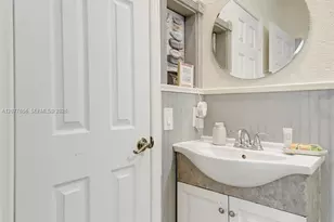 16339 Malibu Dr, Weston, FL 33326 - Photo 22