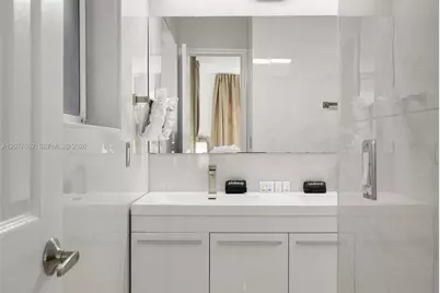 220 NE 10th Ave, Hallandale Beach, FL 33009 - Photo 22