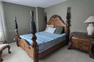 325 S Biscayne Blvd, Miami, FL 33131 - Photo 10