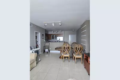 325 S Biscayne Blvd #3115, Miami, FL 33131 - Photo 8
