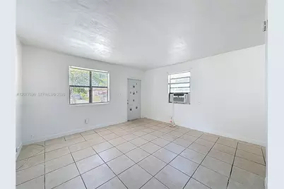 2419 NW 6th Ct, Pompano Beach, FL 33069 - Photo 8