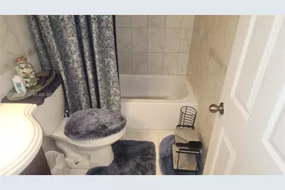 1055 NW 187th Ave, Pembroke Pines, FL 33029 - Photo 36
