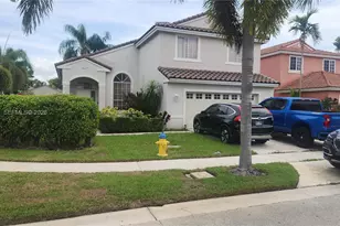 1055 NW 187th Ave, Pembroke Pines, FL 33029 - Photo 4