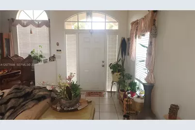 1055 NW 187th Ave, Pembroke Pines, FL 33029 - Photo 10