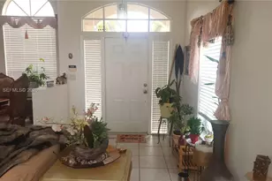 1055 NW 187th Ave, Pembroke Pines, FL 33029 - Photo 10