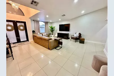 9021 NW 150th Ter, Miami Lakes, FL 33018 - Photo 2