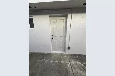 2658 W 74th Ter, Hialeah, FL 33016 - Photo 10