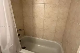 488 NW 165th St Rd, Miami, FL 33169 - Photo 14