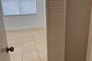 488 NW 165th St Rd, Miami, FL 33169 - Photo 32