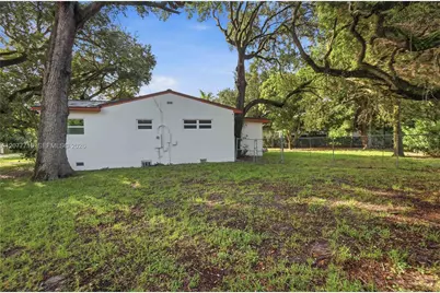 13040 N Miami Ave, Miami, FL 33168 - Photo 32