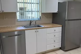 8650 SW 109th Ave, Miami, FL 33173 - Photo 6