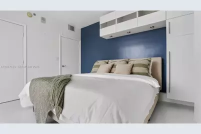 1200 Brickell Bay Dr #4324, Miami, FL 33131 - Photo 2