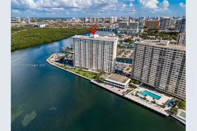 500 Bayview Dr #825, Sunny Isles Beach, FL 33160 - Photo 4