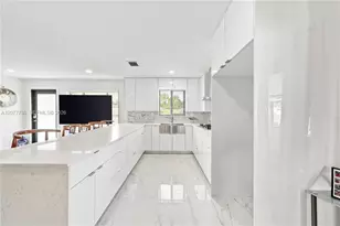 10125 SW 84th St, Miami, FL 33173 - Photo 6