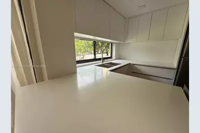 17011 N Bay Rd #215, Sunny Isles Beach, FL 33160 - Photo 6