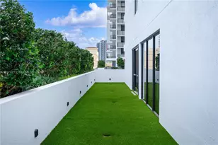 2001 Van Buren St, Hollywood, FL 33020 - Photo 26