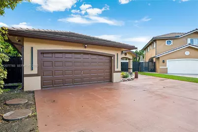7920 SW 163rd Pl, Miami, FL 33193 - Photo 4