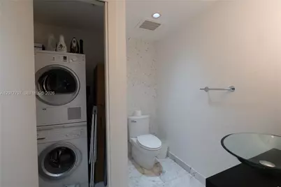 200 Biscayne Boulevard Way #3305, Miami, FL 33131 - Photo 14