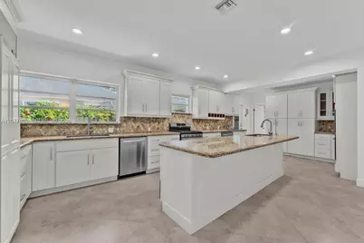 4560 Prairie Ave, Miami Beach, FL 33140 - Photo 12