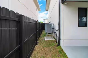 320 NW 13th Ct, Florida City, FL 33034 - Photo 6